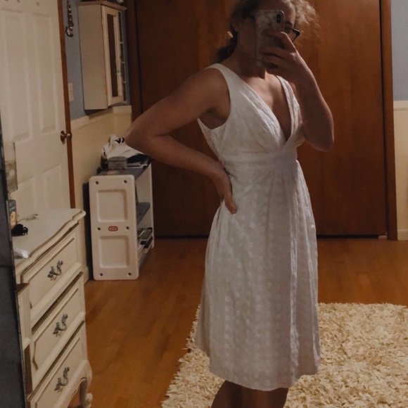 White flower pattern dress - Picture 4 of 7